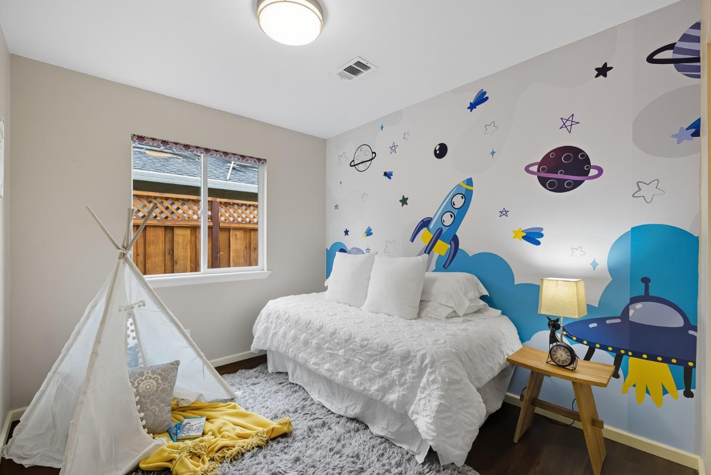 Detail Gallery Image 18 of 42 For 1565 E Saint James St, San Jose,  CA 95116 - 4 Beds | 2/1 Baths