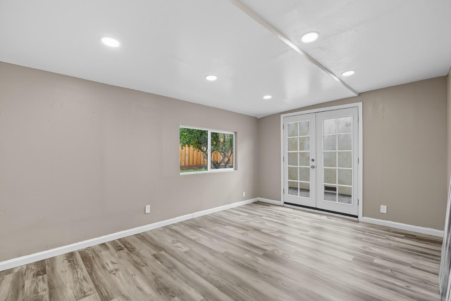 Detail Gallery Image 26 of 42 For 1565 E Saint James St, San Jose,  CA 95116 - 4 Beds | 2/1 Baths
