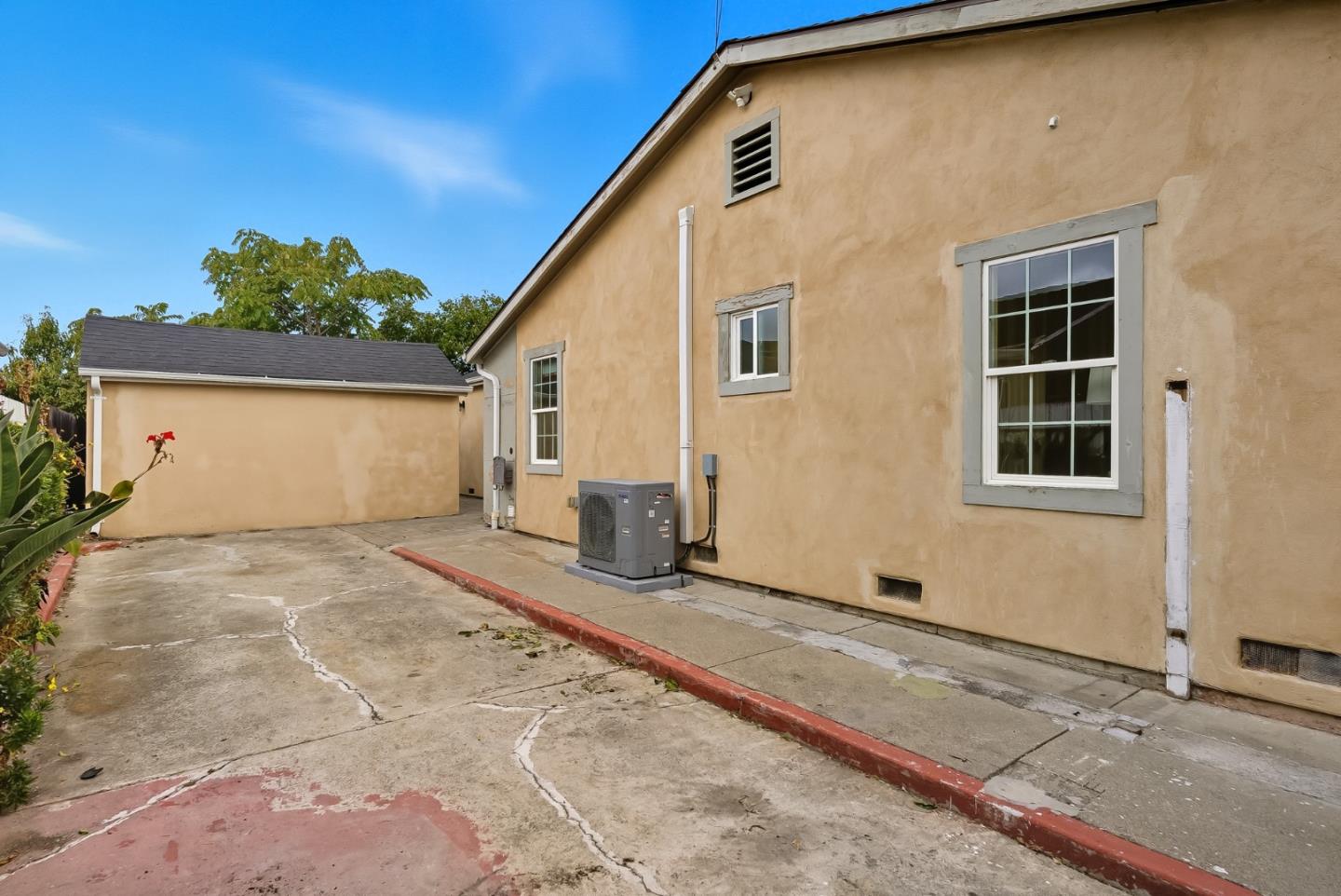 Detail Gallery Image 29 of 42 For 1565 E Saint James St, San Jose,  CA 95116 - 4 Beds | 2/1 Baths