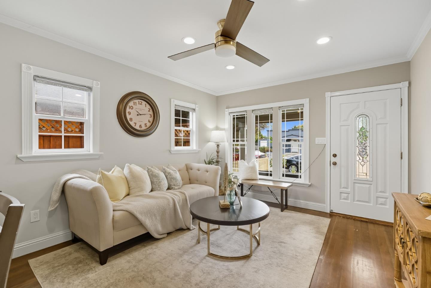 Detail Gallery Image 3 of 42 For 1565 E Saint James St, San Jose,  CA 95116 - 4 Beds | 2/1 Baths