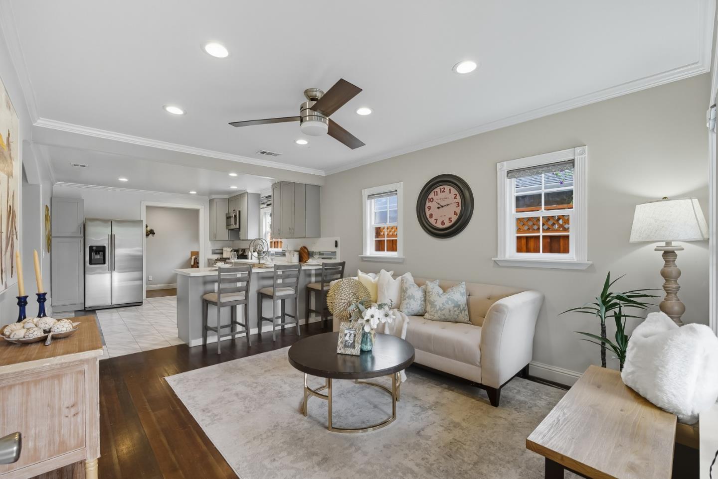 Detail Gallery Image 4 of 42 For 1565 E Saint James St, San Jose,  CA 95116 - 4 Beds | 2/1 Baths