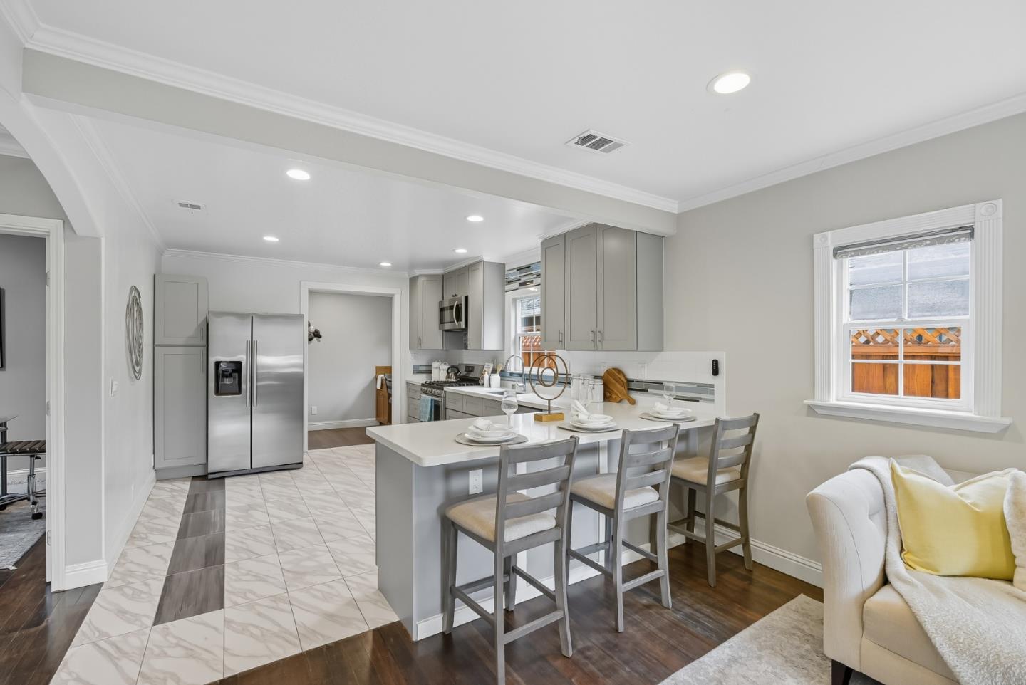 Detail Gallery Image 5 of 42 For 1565 E Saint James St, San Jose,  CA 95116 - 4 Beds | 2/1 Baths