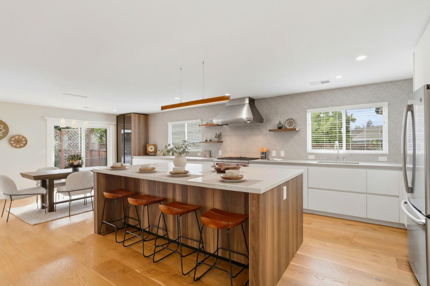 Detail Gallery Image 17 of 58 For 1244 Elderberry Dr, Sunnyvale,  CA 94087 - 4 Beds | 3/1 Baths