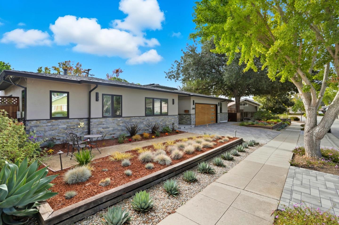 Detail Gallery Image 3 of 58 For 1244 Elderberry Dr, Sunnyvale,  CA 94087 - 4 Beds | 3/1 Baths