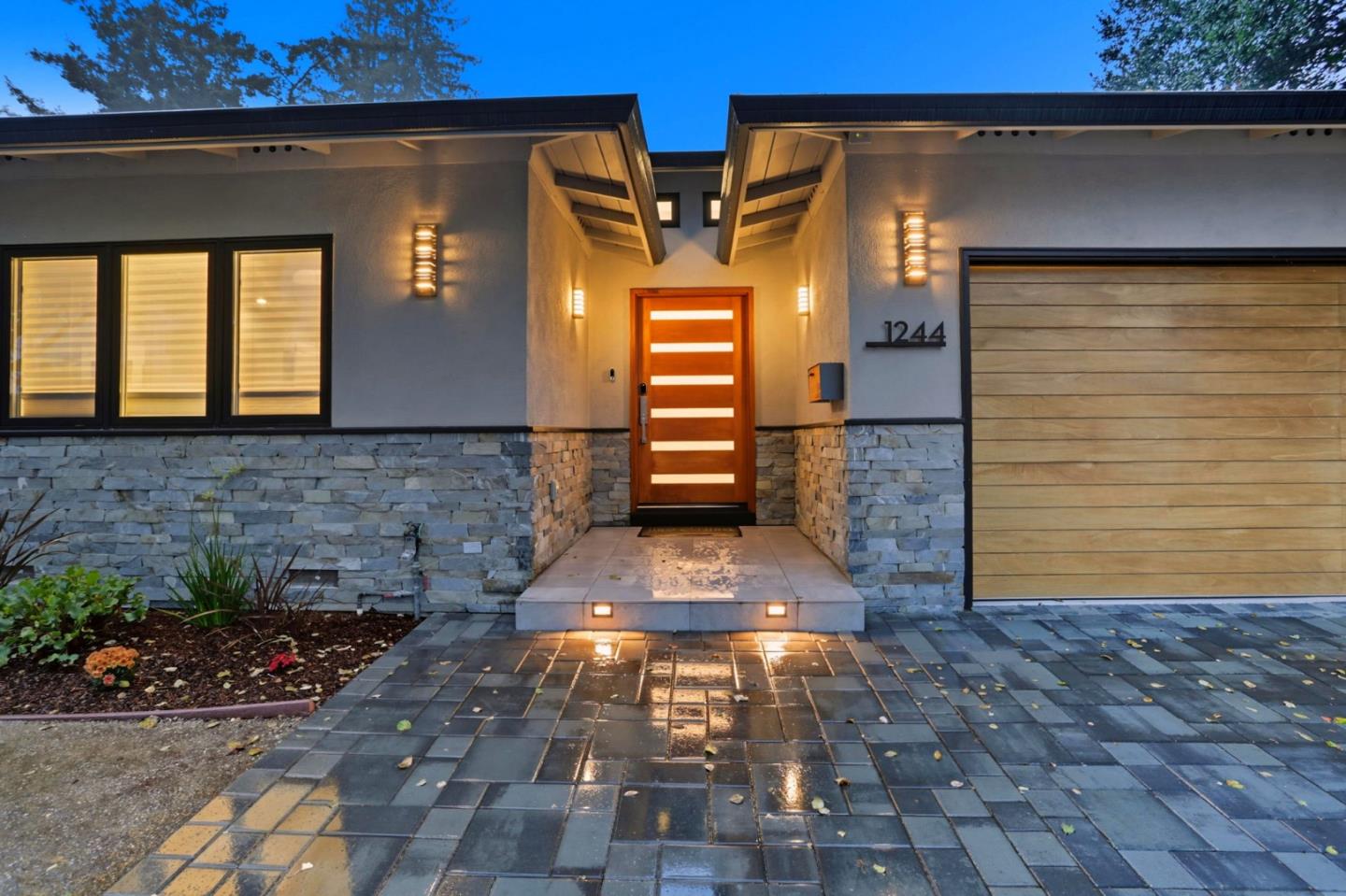 Detail Gallery Image 8 of 58 For 1244 Elderberry Dr, Sunnyvale,  CA 94087 - 4 Beds | 3/1 Baths