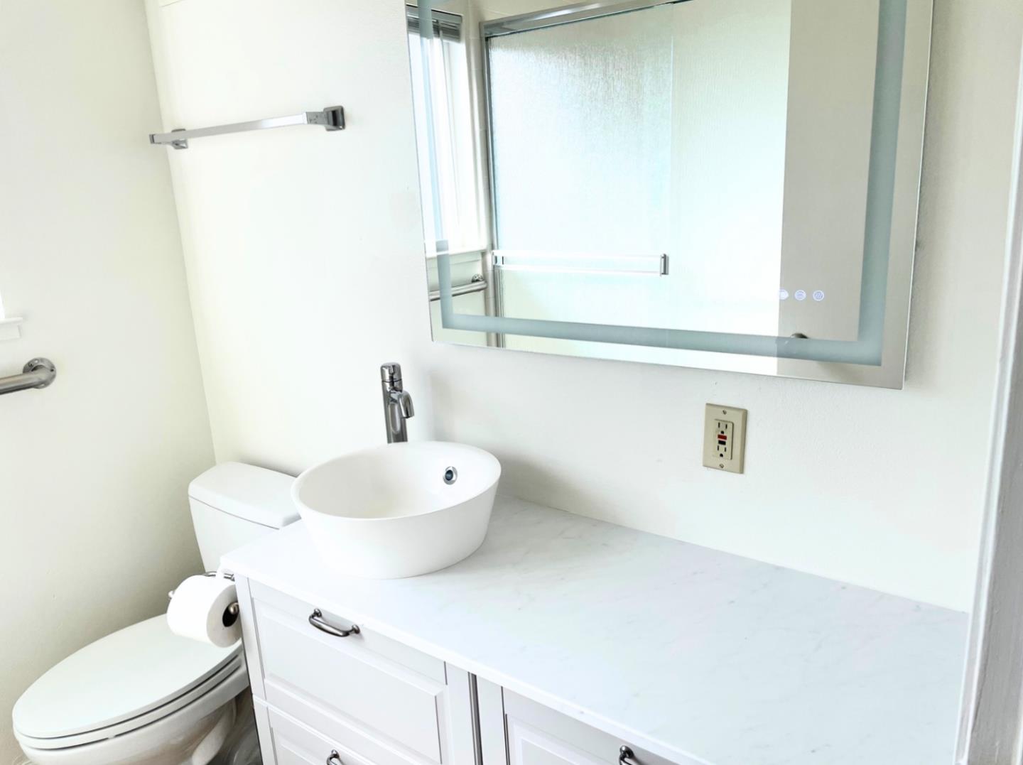 Detail Gallery Image 8 of 10 For 825 Balboa Ave #306,  Capitola,  CA 95010 - 2 Beds | 1/1 Baths