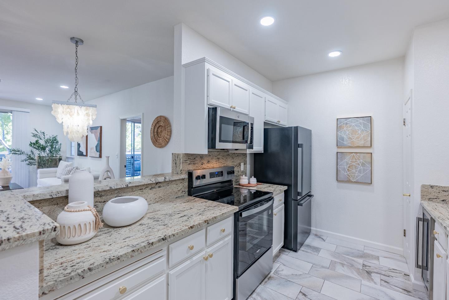 Detail Gallery Image 6 of 33 For 250 Santa Fe Ter #115,  Sunnyvale,  CA 94085 - 3 Beds | 2 Baths