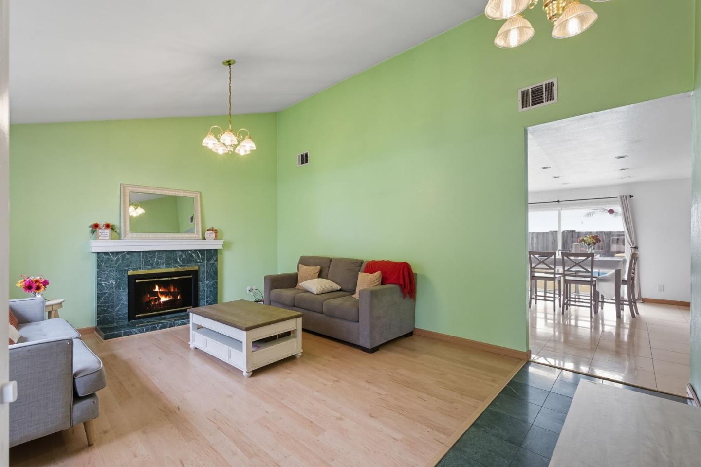 Detail Gallery Image 13 of 26 For 33911 Mello Way, Fremont,  CA 94555 - 3 Beds | 2 Baths