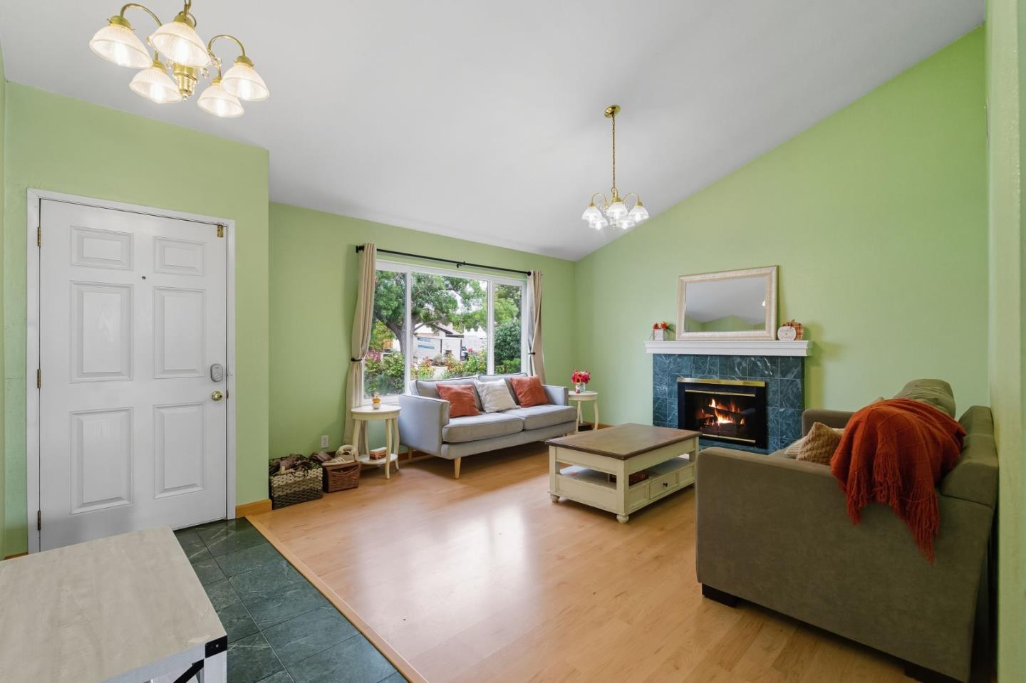 Detail Gallery Image 14 of 26 For 33911 Mello Way, Fremont,  CA 94555 - 3 Beds | 2 Baths