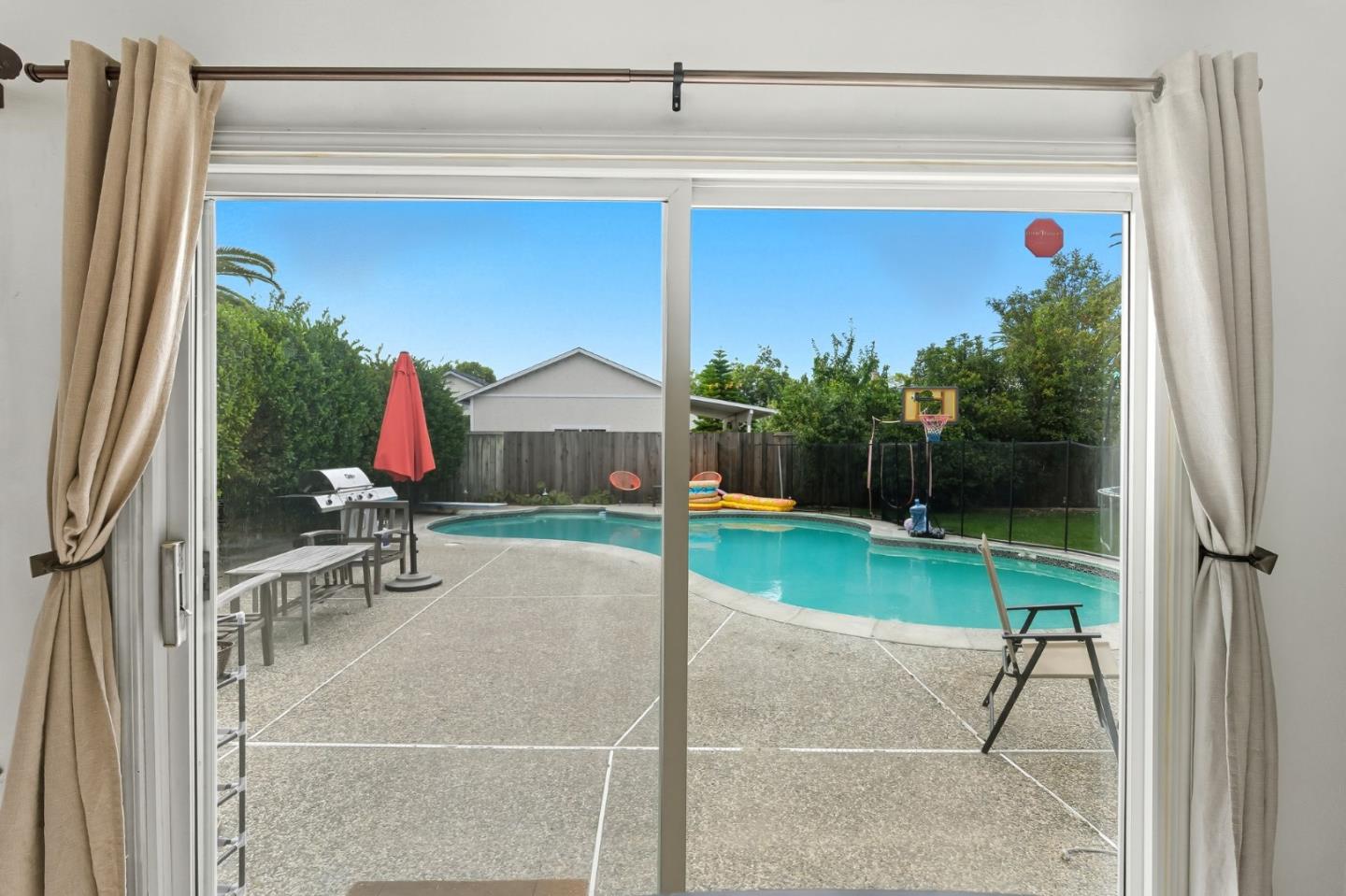 Detail Gallery Image 9 of 26 For 33911 Mello Way, Fremont,  CA 94555 - 3 Beds | 2 Baths