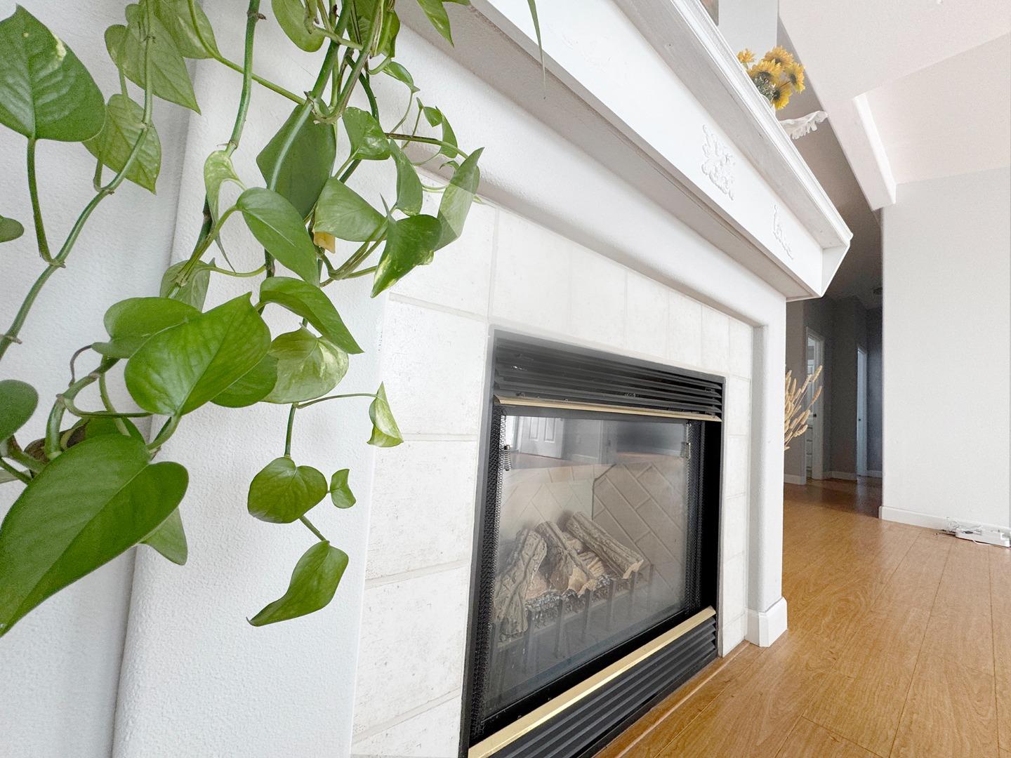 Detail Gallery Image 13 of 30 For 1225 Vienna Dr #604,  Sunnyvale,  CA 94089 - 4 Beds | 2 Baths