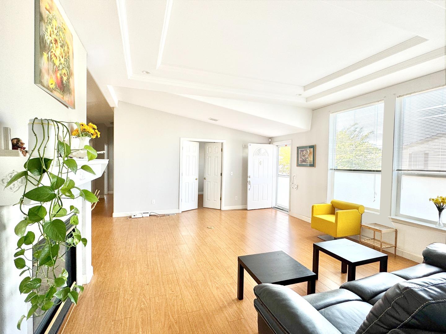 Detail Gallery Image 3 of 30 For 1225 Vienna Dr #604,  Sunnyvale,  CA 94089 - 4 Beds | 2 Baths