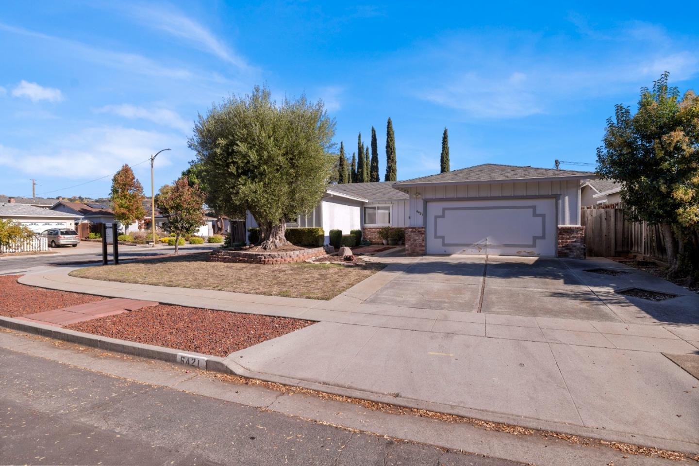 Detail Gallery Image 2 of 26 For 6421 Montana Ct, San Jose,  CA 95120 - 4 Beds | 2 Baths