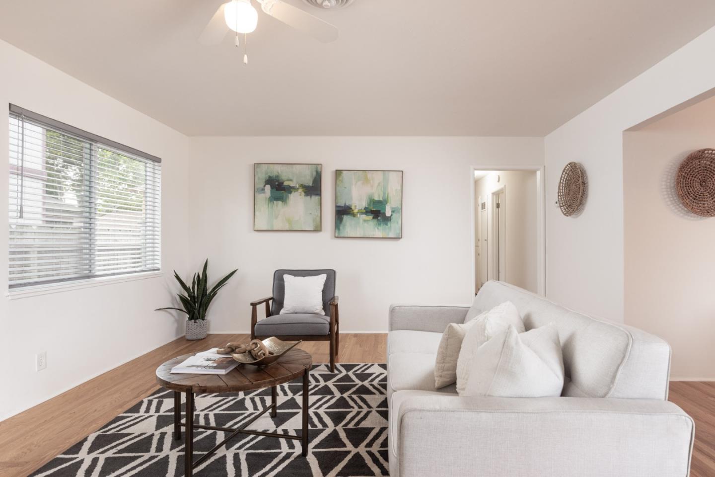 Detail Gallery Image 4 of 22 For 9 Young Dr, Salinas,  CA 93901 - 3 Beds | 1 Baths