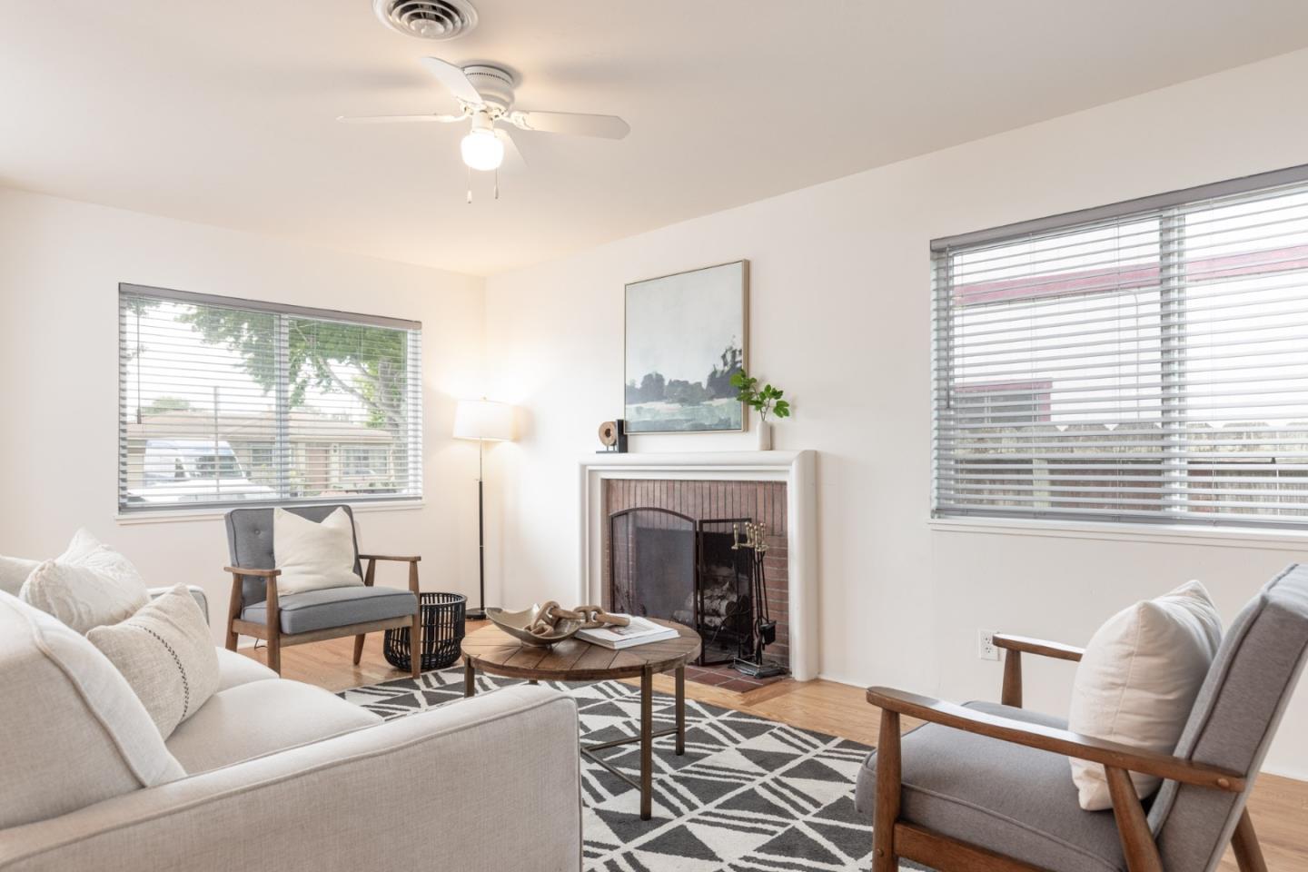 Detail Gallery Image 5 of 22 For 9 Young Dr, Salinas,  CA 93901 - 3 Beds | 1 Baths