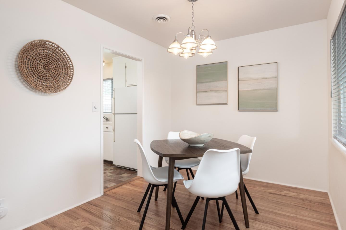 Detail Gallery Image 7 of 22 For 9 Young Dr, Salinas,  CA 93901 - 3 Beds | 1 Baths