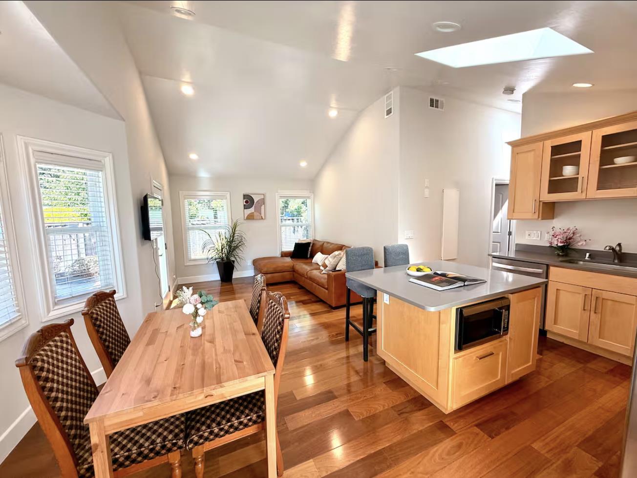 Detail Gallery Image 6 of 19 For Address Not Disclosed,  Cupertino,  CA 95014 - 2 Beds | 1 Baths