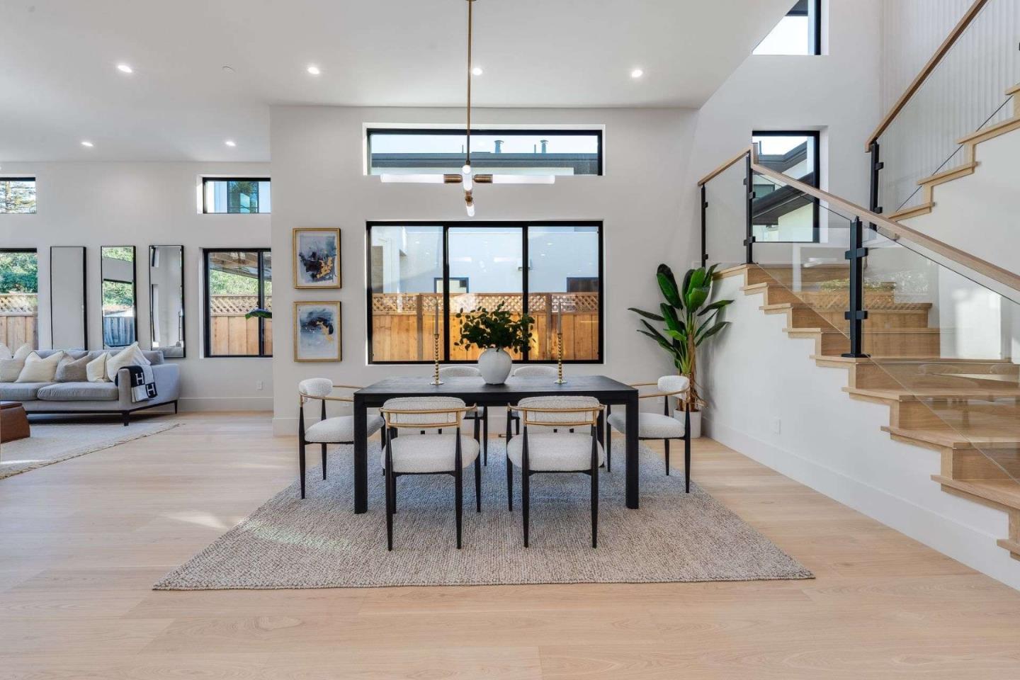 Detail Gallery Image 10 of 54 For 3363 Grant Rd, Mountain View,  CA 94040 - 5 Beds | 4/1 Baths