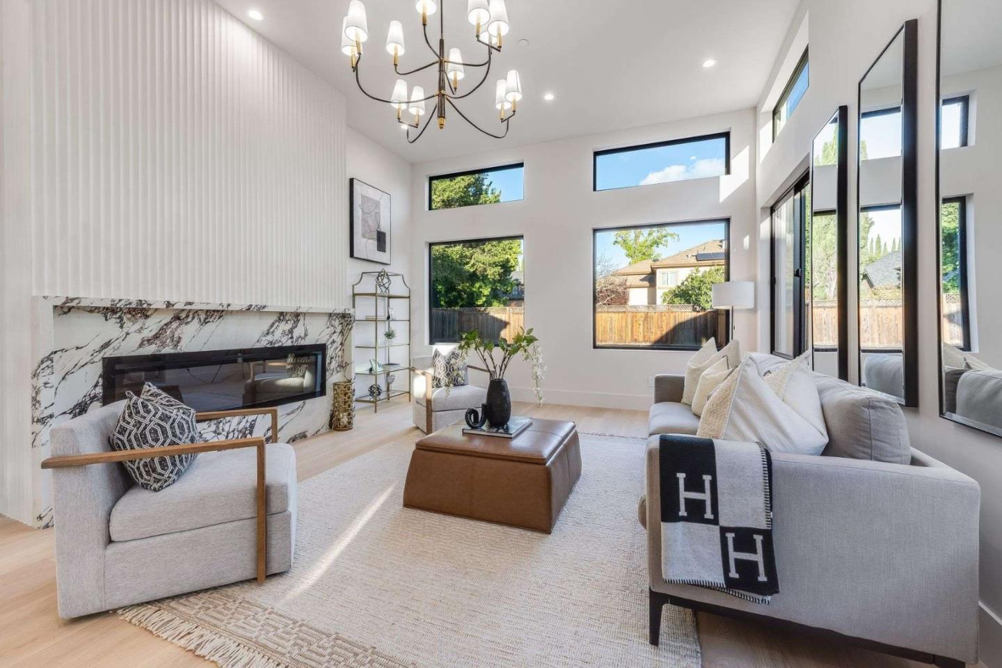 Detail Gallery Image 2 of 54 For 3363 Grant Rd, Mountain View,  CA 94040 - 5 Beds | 4/1 Baths