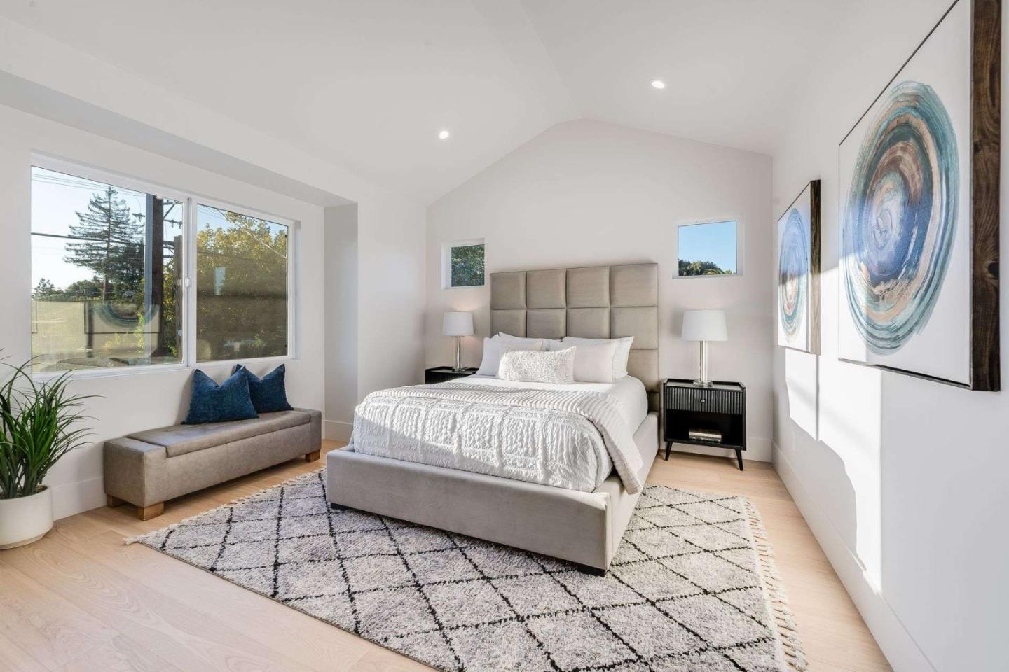 Detail Gallery Image 21 of 54 For 3363 Grant Rd, Mountain View,  CA 94040 - 5 Beds | 4/1 Baths