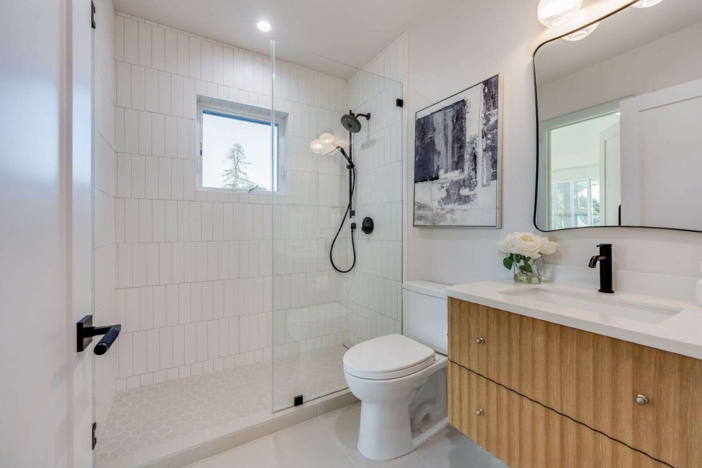 Detail Gallery Image 23 of 54 For 3363 Grant Rd, Mountain View,  CA 94040 - 5 Beds | 4/1 Baths