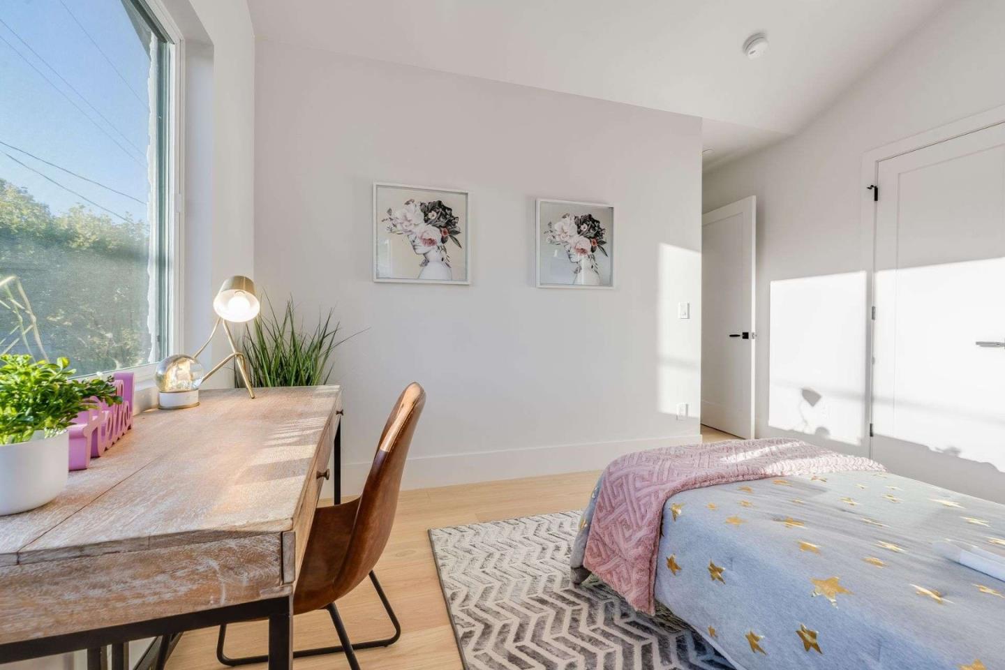 Detail Gallery Image 25 of 54 For 3363 Grant Rd, Mountain View,  CA 94040 - 5 Beds | 4/1 Baths