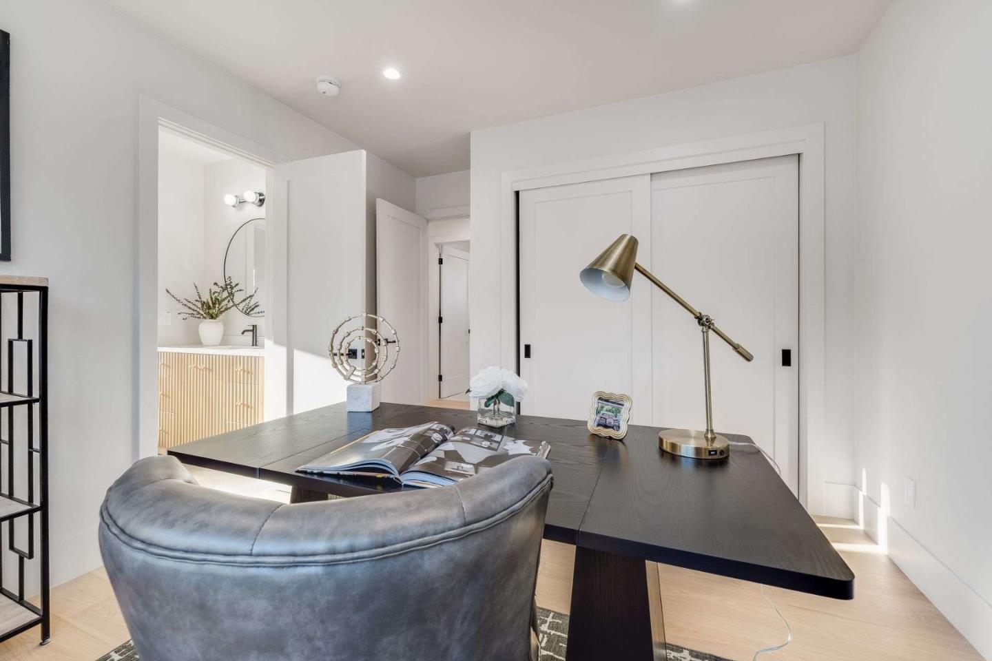 Detail Gallery Image 29 of 54 For 3363 Grant Rd, Mountain View,  CA 94040 - 5 Beds | 4/1 Baths