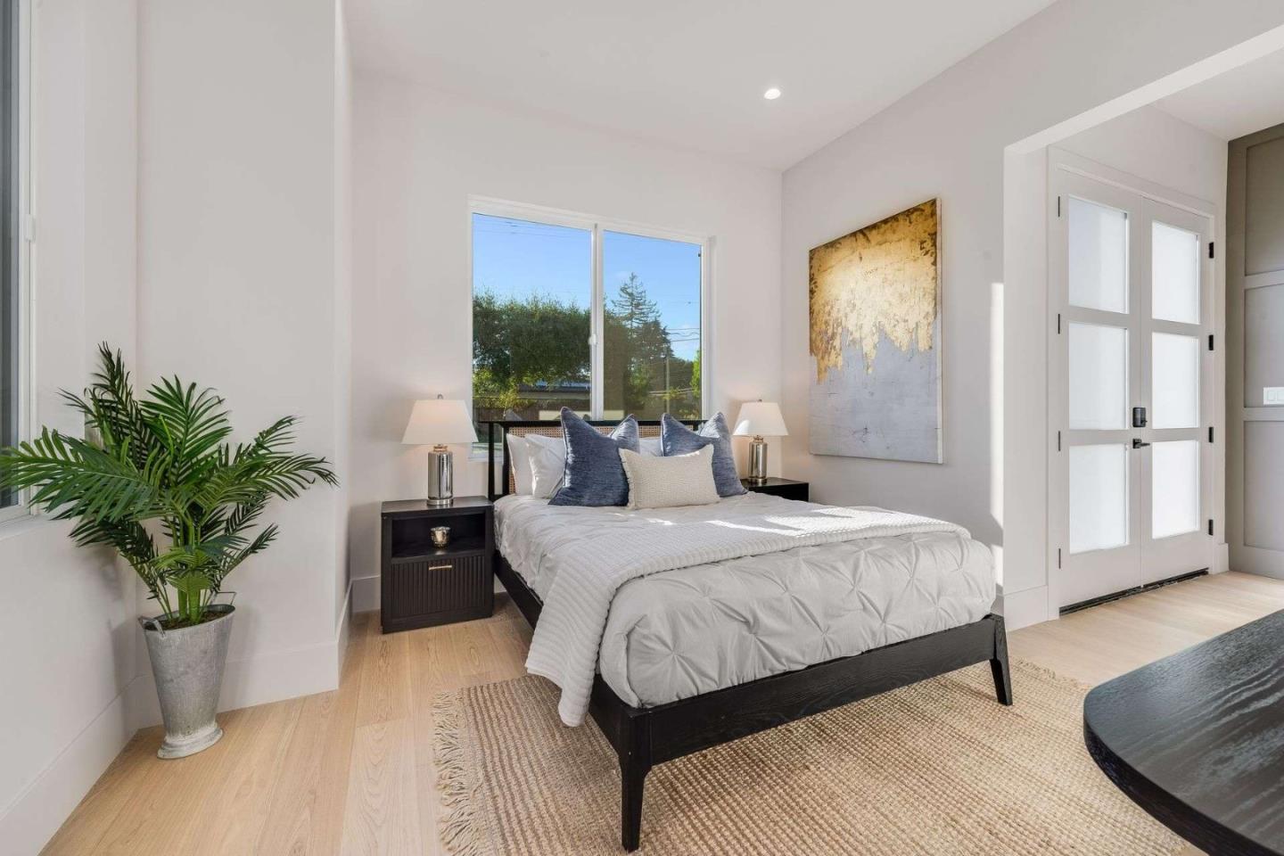 Detail Gallery Image 31 of 54 For 3363 Grant Rd, Mountain View,  CA 94040 - 5 Beds | 4/1 Baths