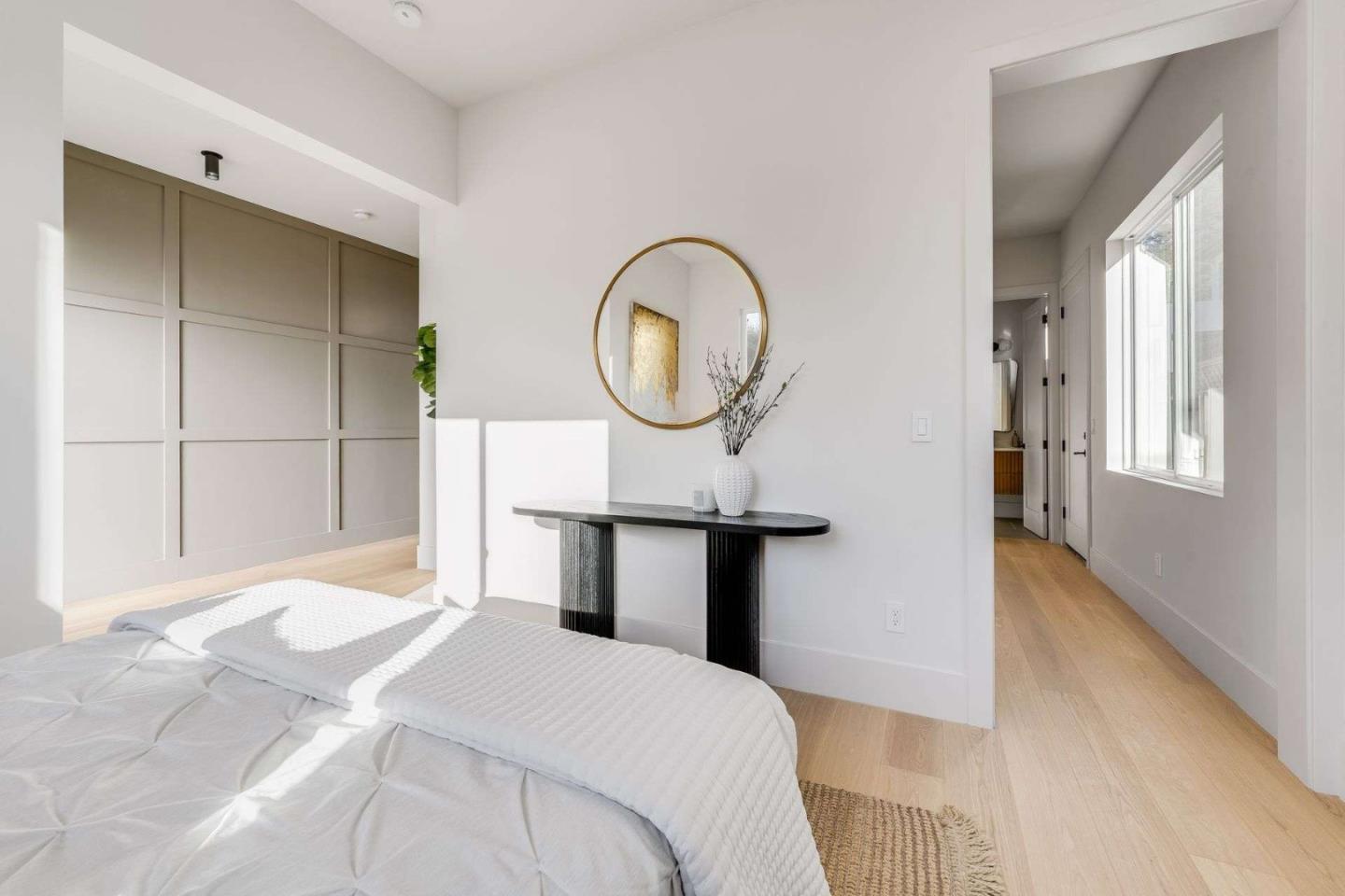 Detail Gallery Image 32 of 54 For 3363 Grant Rd, Mountain View,  CA 94040 - 5 Beds | 4/1 Baths