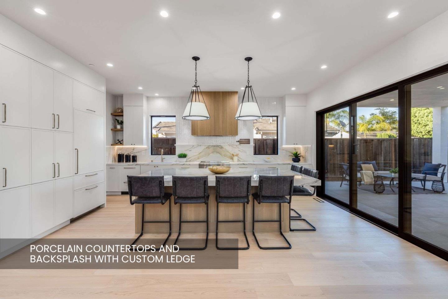 Detail Gallery Image 4 of 54 For 3363 Grant Rd, Mountain View,  CA 94040 - 5 Beds | 4/1 Baths