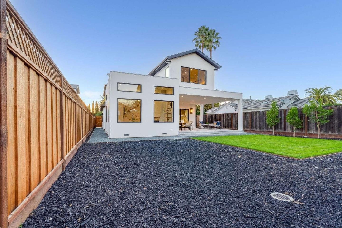 Detail Gallery Image 42 of 54 For 3363 Grant Rd, Mountain View,  CA 94040 - 5 Beds | 4/1 Baths