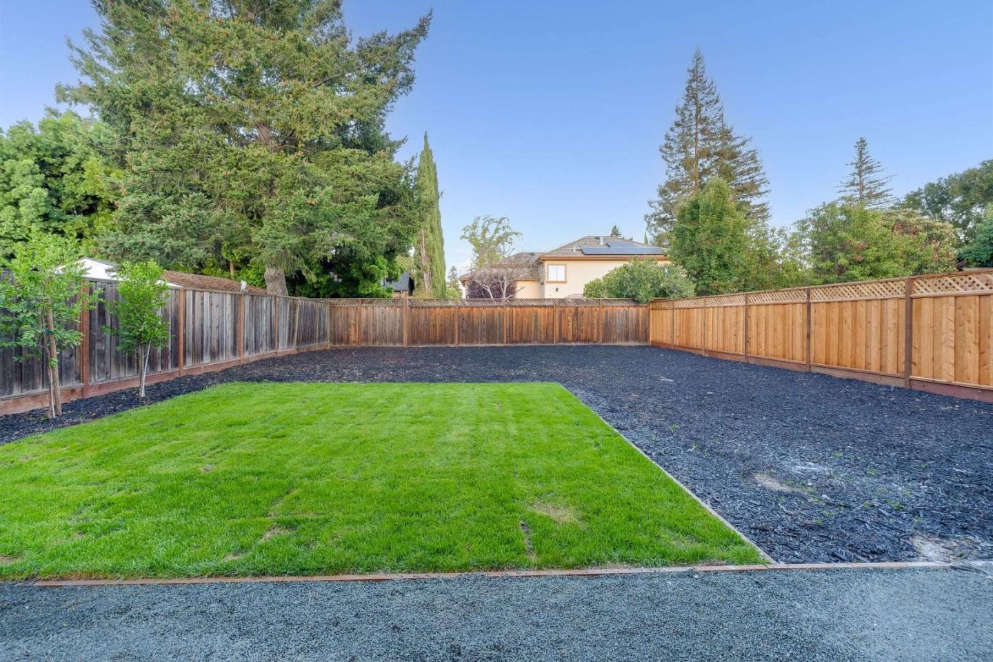 Detail Gallery Image 44 of 54 For 3363 Grant Rd, Mountain View,  CA 94040 - 5 Beds | 4/1 Baths