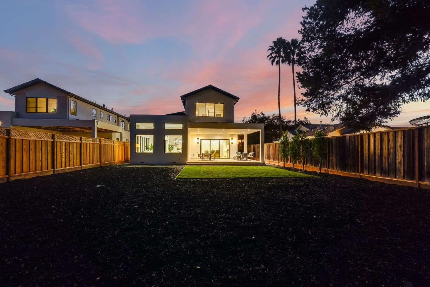 Detail Gallery Image 46 of 54 For 3363 Grant Rd, Mountain View,  CA 94040 - 5 Beds | 4/1 Baths