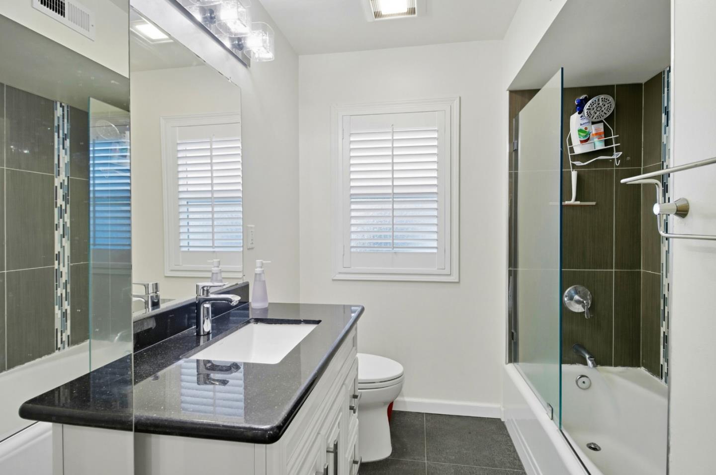 Detail Gallery Image 17 of 28 For 223 San Carlos Ave, Redwood City,  CA 94061 - 2 Beds | 2 Baths
