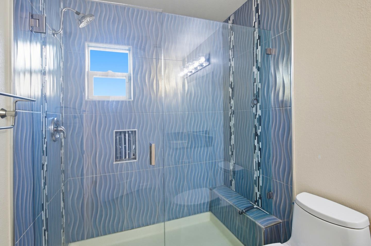Detail Gallery Image 19 of 28 For 223 San Carlos Ave, Redwood City,  CA 94061 - 2 Beds | 2 Baths