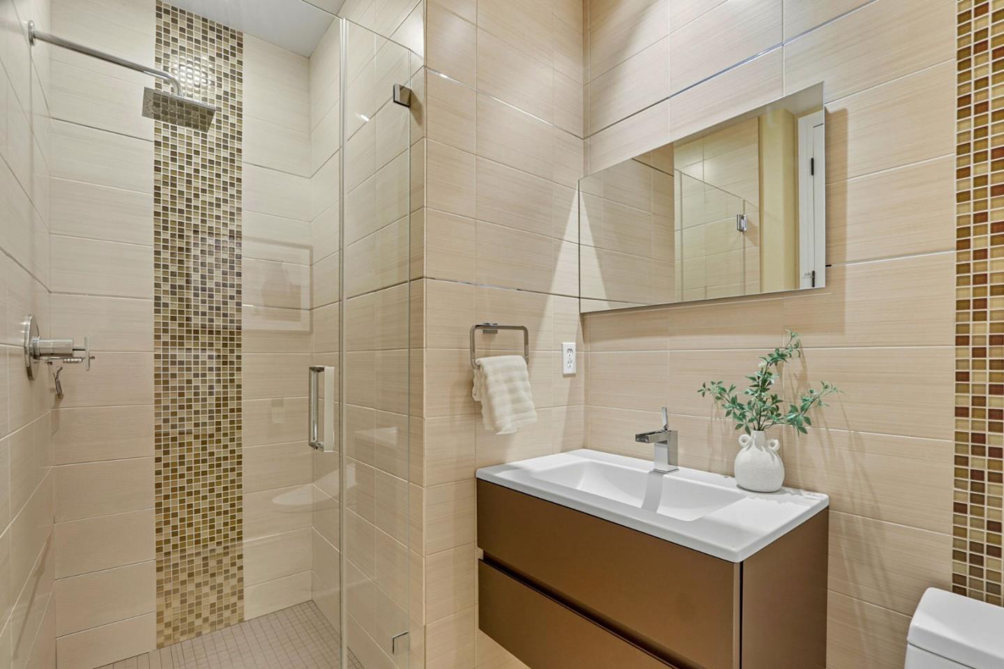 Detail Gallery Image 21 of 90 For 5300 Laurel Canyon Dr, San Jose,  CA 95138 - 5 Beds | 5 Baths