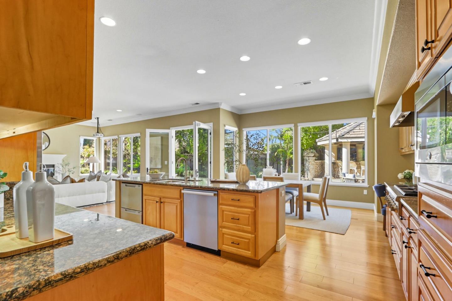 Detail Gallery Image 25 of 90 For 5300 Laurel Canyon Dr, San Jose,  CA 95138 - 5 Beds | 5 Baths