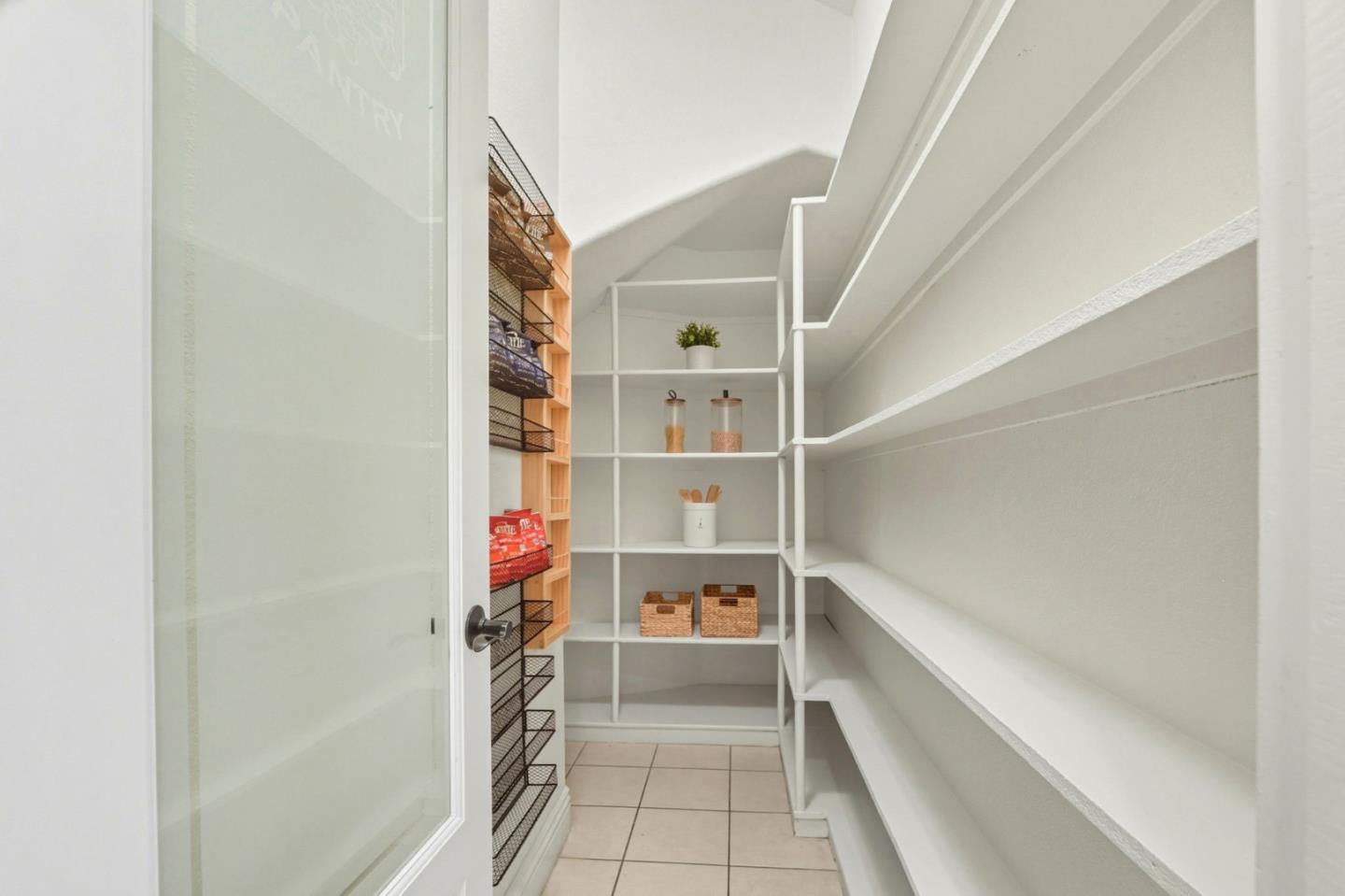 Detail Gallery Image 28 of 90 For 5300 Laurel Canyon Dr, San Jose,  CA 95138 - 5 Beds | 5 Baths