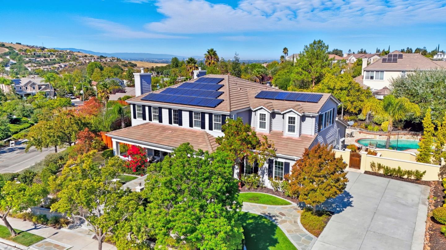 Detail Gallery Image 9 of 90 For 5300 Laurel Canyon Dr, San Jose,  CA 95138 - 5 Beds | 5 Baths