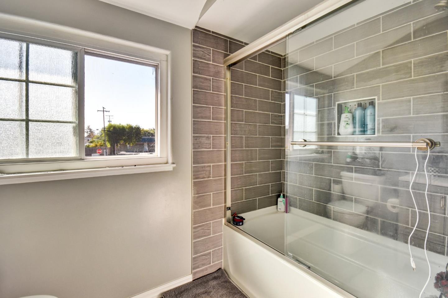 Detail Gallery Image 26 of 33 For 1068 Ondine Ct, San Jose,  CA 95132 - 5 Beds | 2/1 Baths