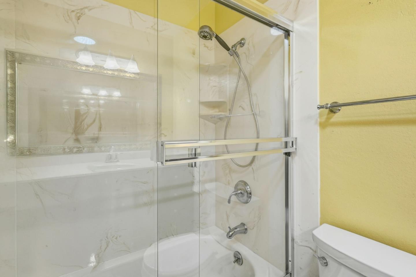 Detail Gallery Image 11 of 17 For 535 Lanyard Dr, Redwood Shores,  CA 94065 - 3 Beds | 2 Baths