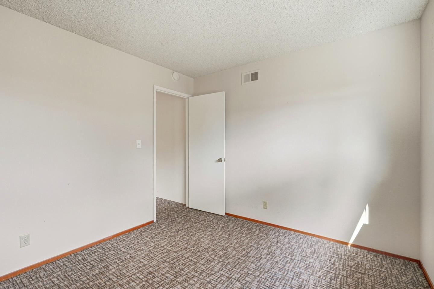 Detail Gallery Image 13 of 17 For 535 Lanyard Dr, Redwood Shores,  CA 94065 - 3 Beds | 2 Baths