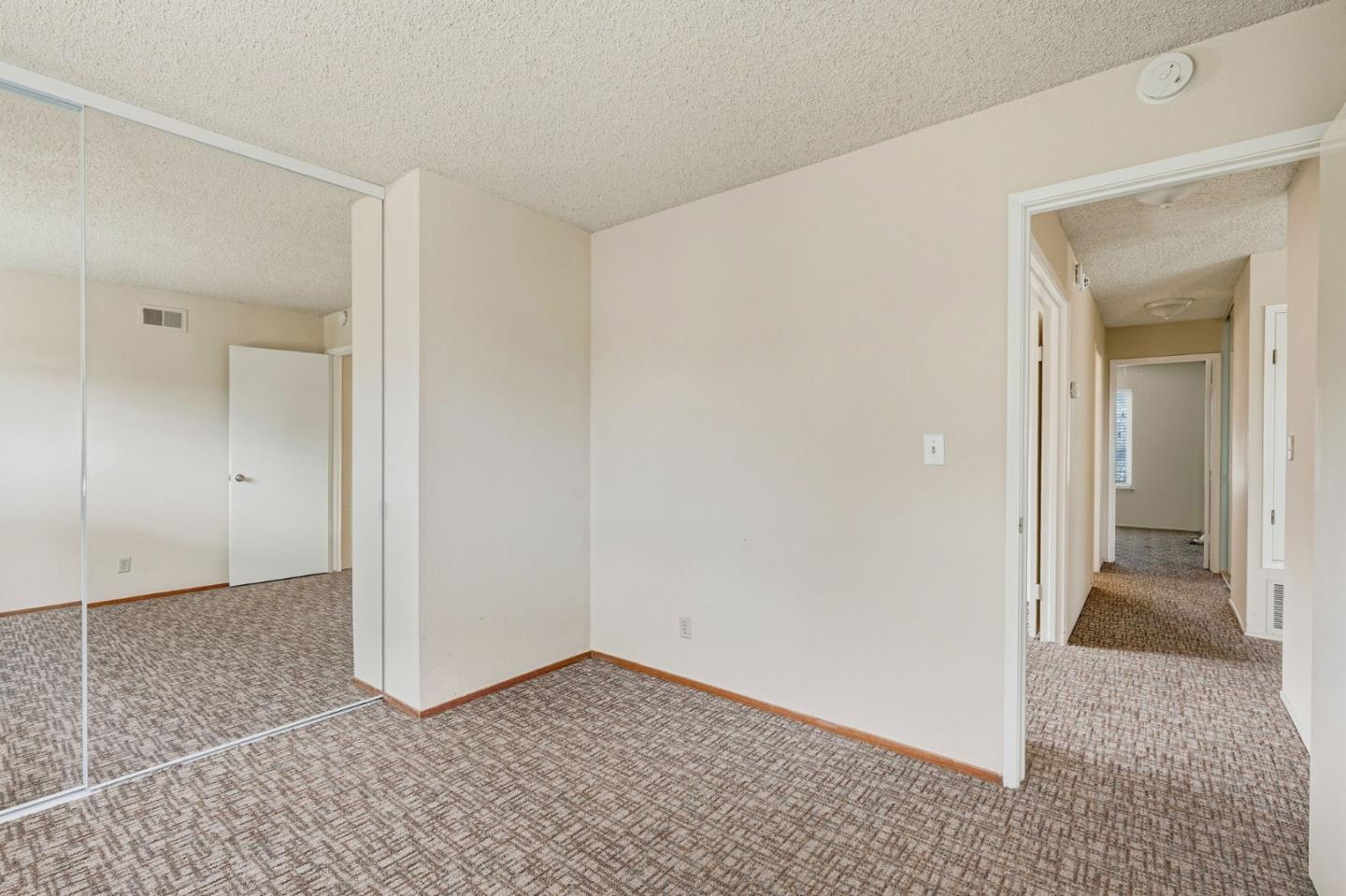 Detail Gallery Image 14 of 17 For 535 Lanyard Dr, Redwood Shores,  CA 94065 - 3 Beds | 2 Baths