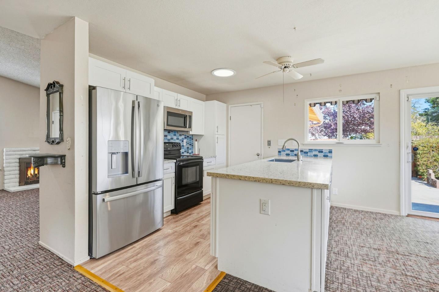 Detail Gallery Image 3 of 17 For 535 Lanyard Dr, Redwood Shores,  CA 94065 - 3 Beds | 2 Baths