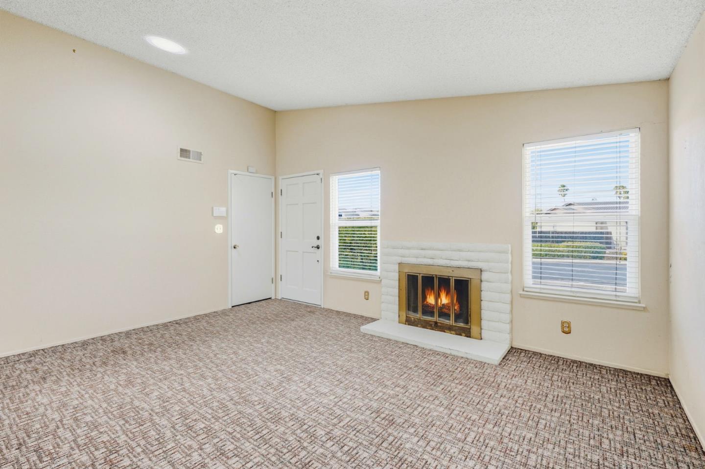 Detail Gallery Image 6 of 17 For 535 Lanyard Dr, Redwood Shores,  CA 94065 - 3 Beds | 2 Baths