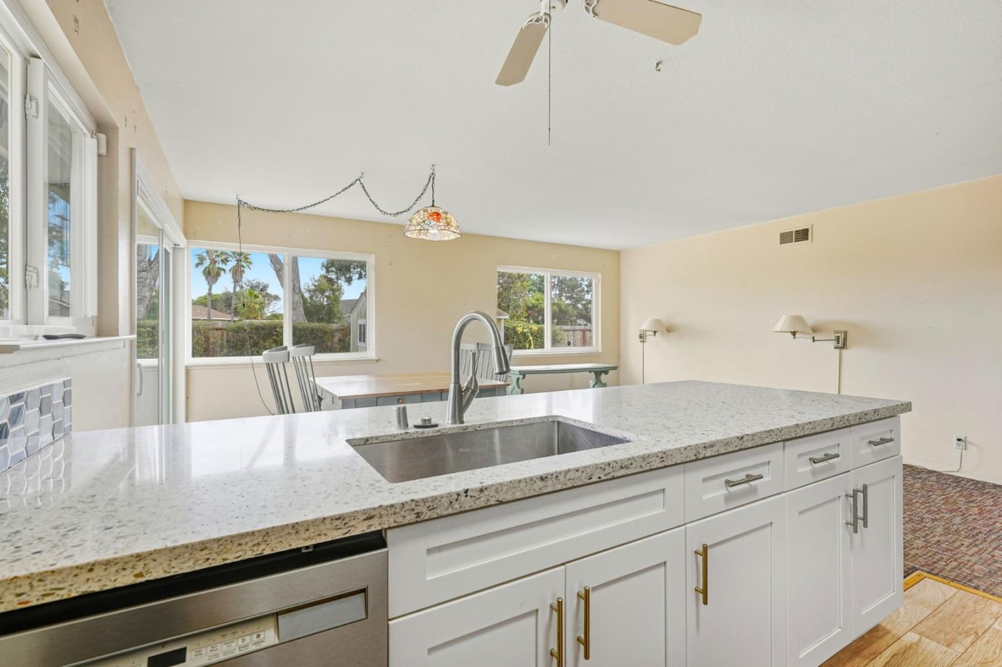 Detail Gallery Image 7 of 17 For 535 Lanyard Dr, Redwood Shores,  CA 94065 - 3 Beds | 2 Baths