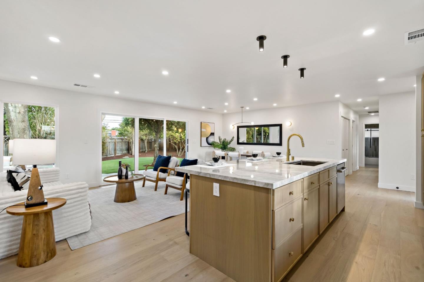 Detail Gallery Image 4 of 74 For 1040 Longfellow Ave, Campbell,  CA 95008 - 5 Beds | 3 Baths