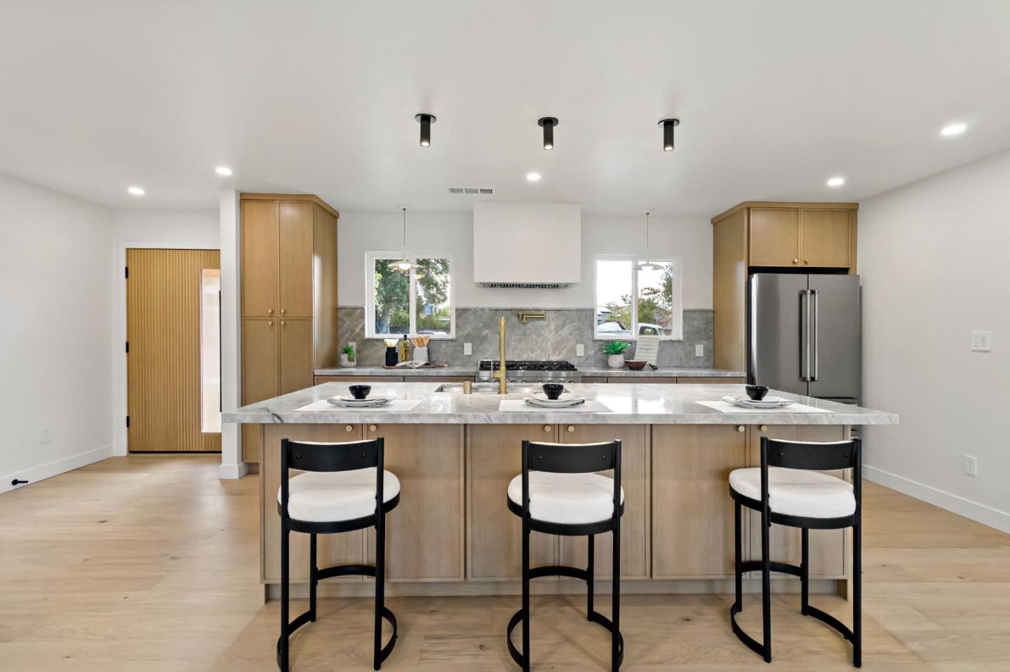 Detail Gallery Image 5 of 74 For 1040 Longfellow Ave, Campbell,  CA 95008 - 5 Beds | 3 Baths