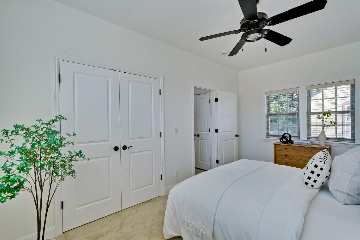 Detail Gallery Image 13 of 20 For 1914 7th St #B,  Berkeley,  CA 94710 - 3 Beds | 1/1 Baths