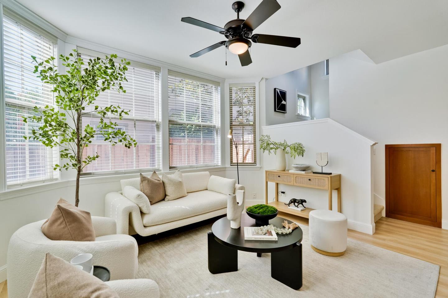 Detail Gallery Image 3 of 20 For 1914 7th St #B,  Berkeley,  CA 94710 - 3 Beds | 1/1 Baths